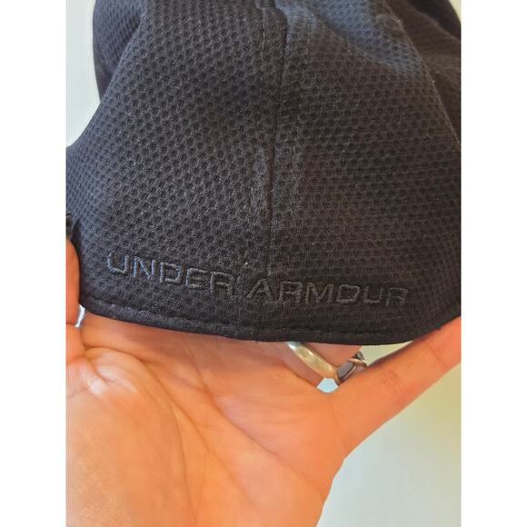 Under Armour Classic Fit Black Baseball Cap Hat Fitted Size MD/LG - Picture 4 of 4